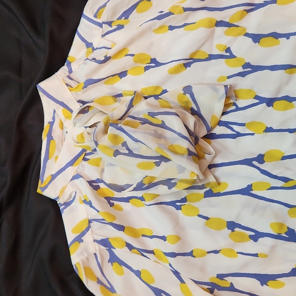 JINY p***ywillow printed blouse  with neck tie size small - Picture 2 of 9